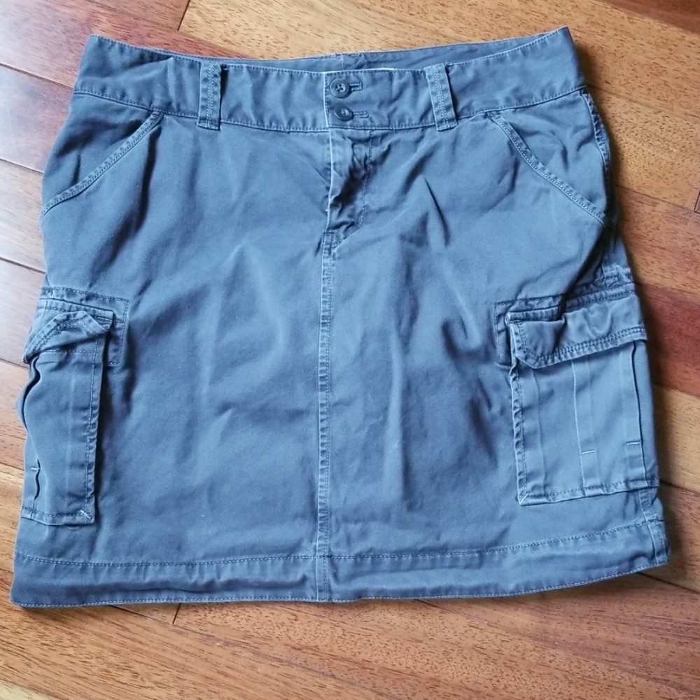 Old Navy Cargo style Mini skirt sz 6